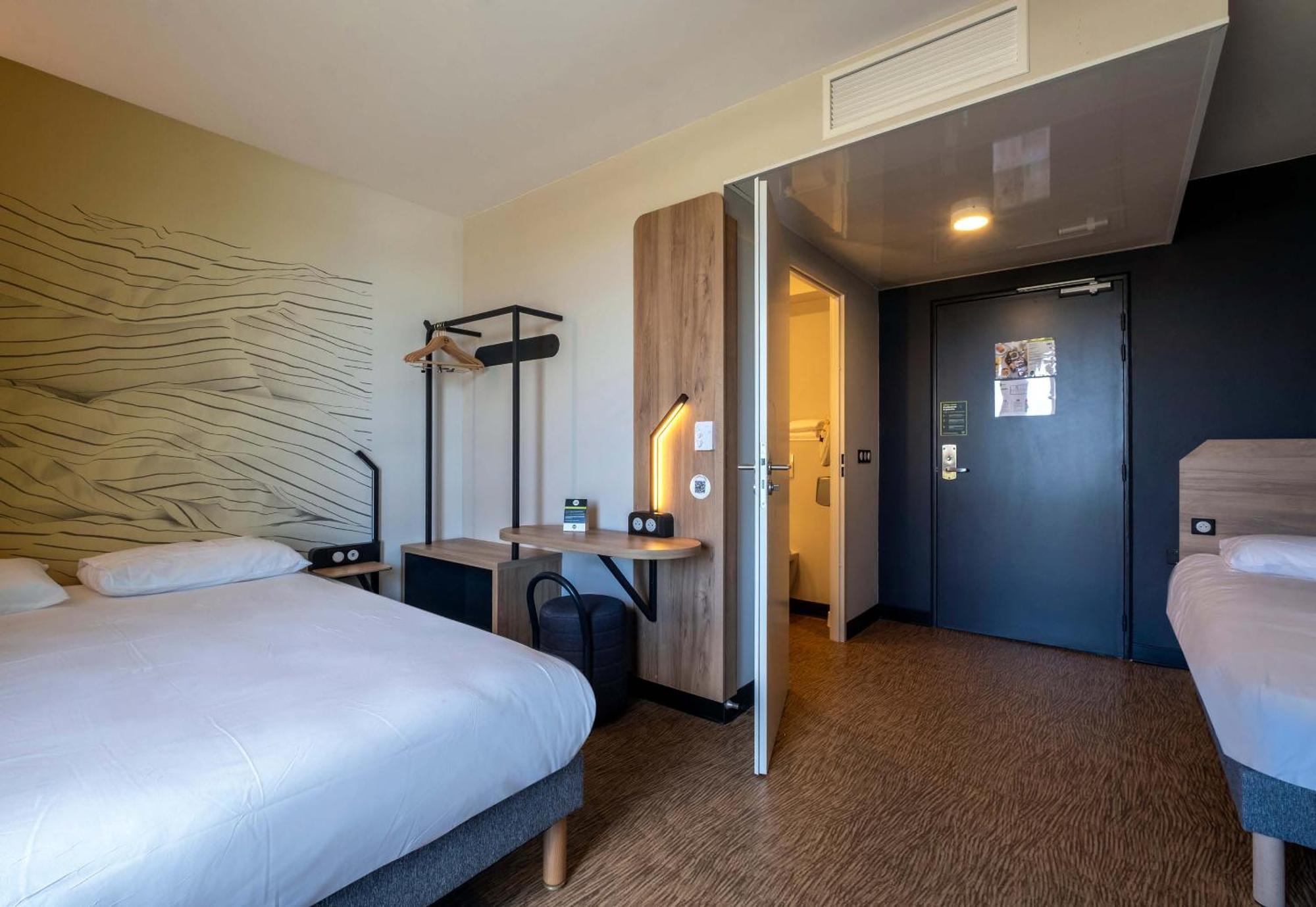 B&B Hotel Saintes Esterno foto