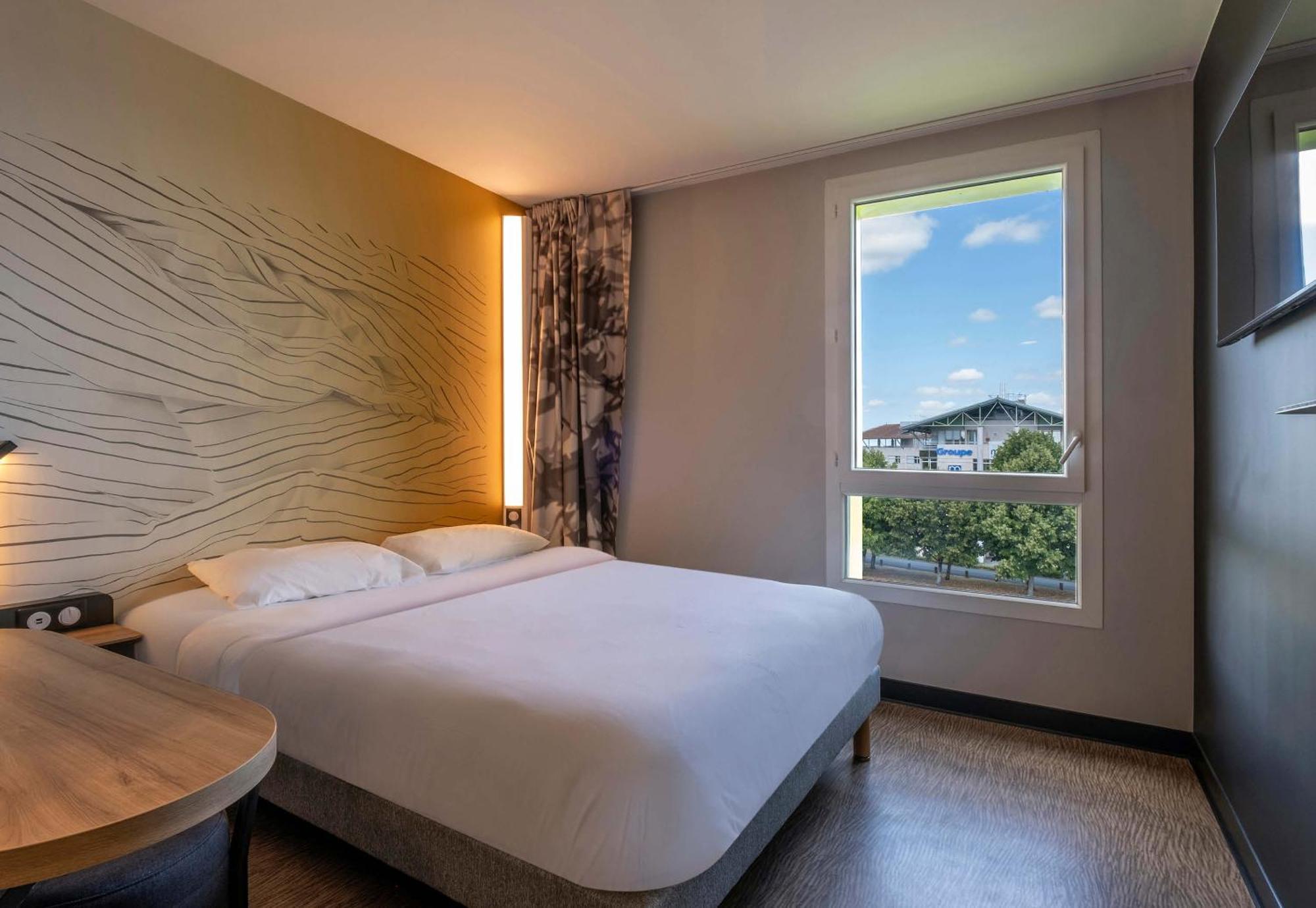 B&B Hotel Saintes Esterno foto