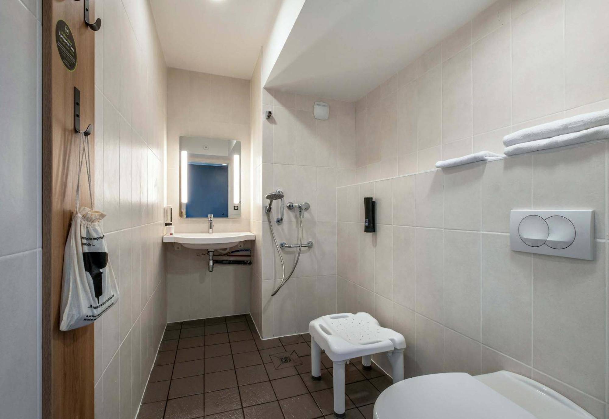 B&B Hotel Saintes Esterno foto