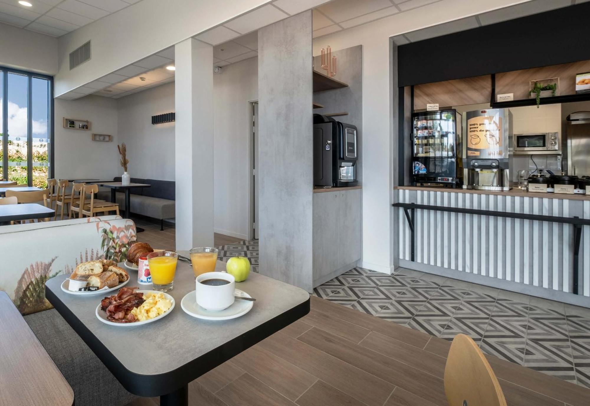 B&B Hotel Saintes Esterno foto